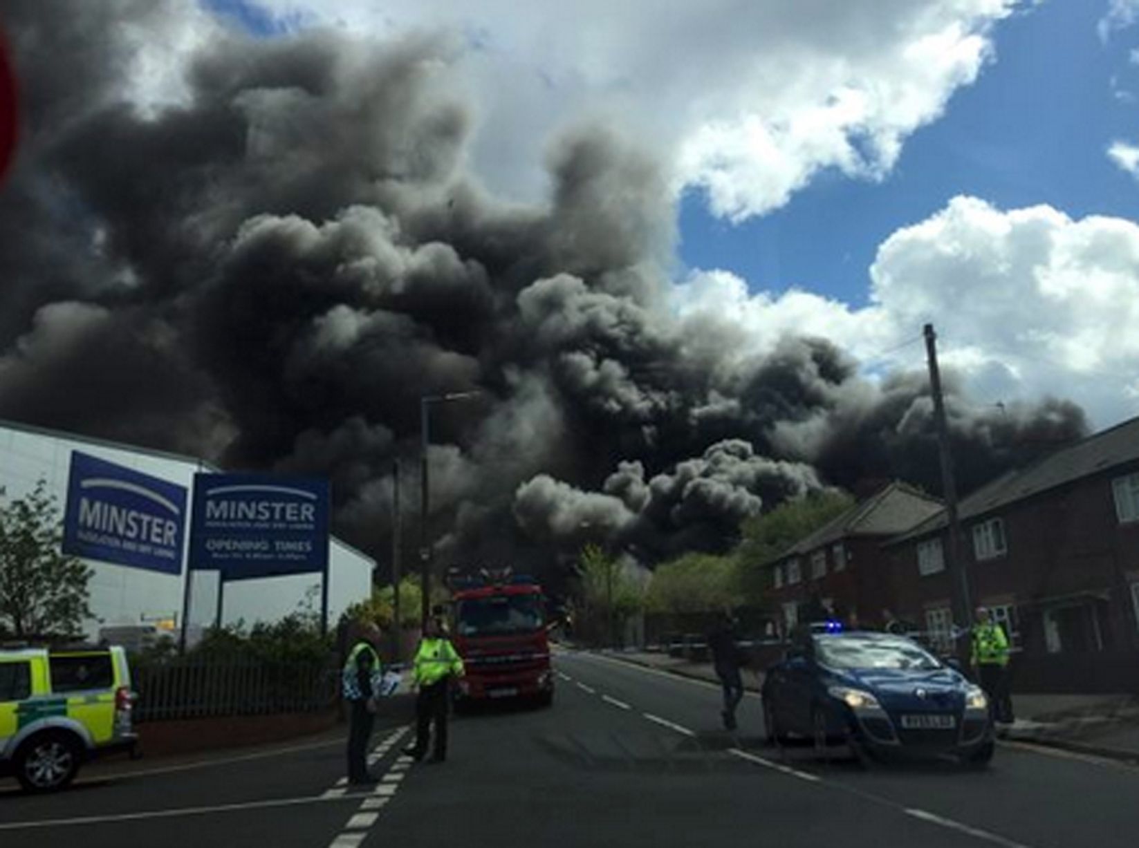 Oldbury Industrial Fire Today-Emergency Crews Respond to Massive Blaze as Local Residents Are Urged to Avoid the Area and Keep Windows Shut Tight